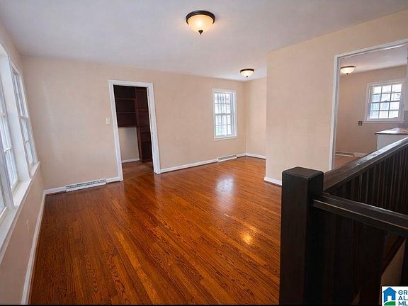 4th image of 1429 33rd St