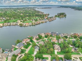 87 W Shore Dr, Montgomery, TX 77356