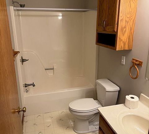 4th image of 1488 Hemlock Dr