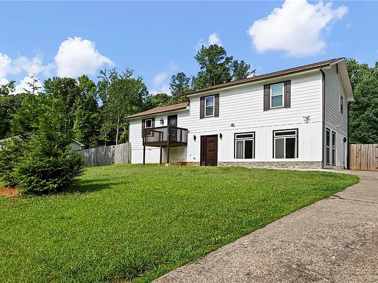 387 Pine Acres Dr — Photo 3