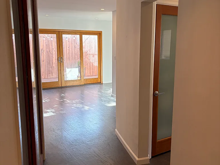 1400 N Hayworth Ave #11 — Photo 5