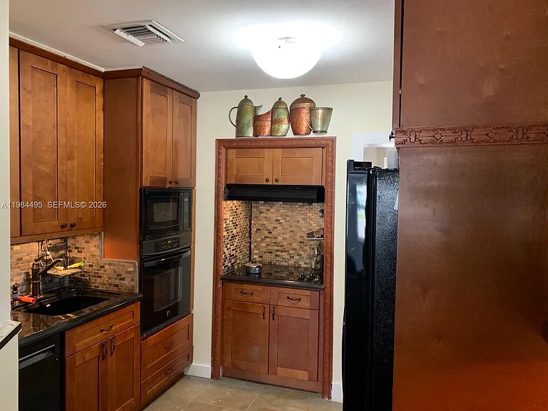 1511 SW 4th Ave — Photo 5