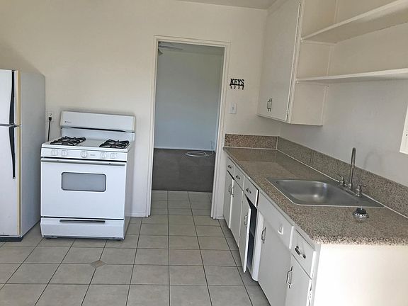 3rd image of 3414 Luna Ave