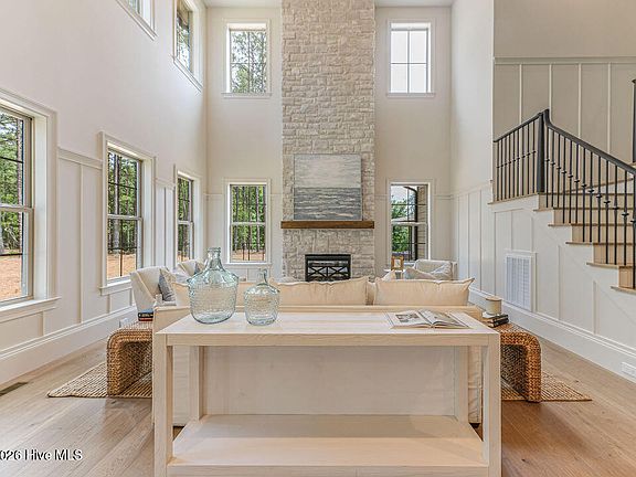 5th image of 245 Paulson Court