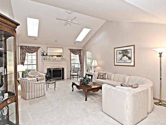 4th image of 273 Lake Pointe Dr