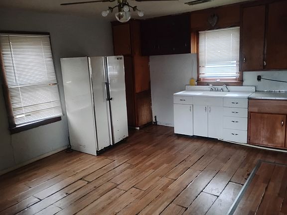 4th image of 1801 Stinson Ave