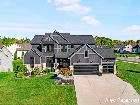 8046 Golden Oak Dr, Jenison, MI 49428