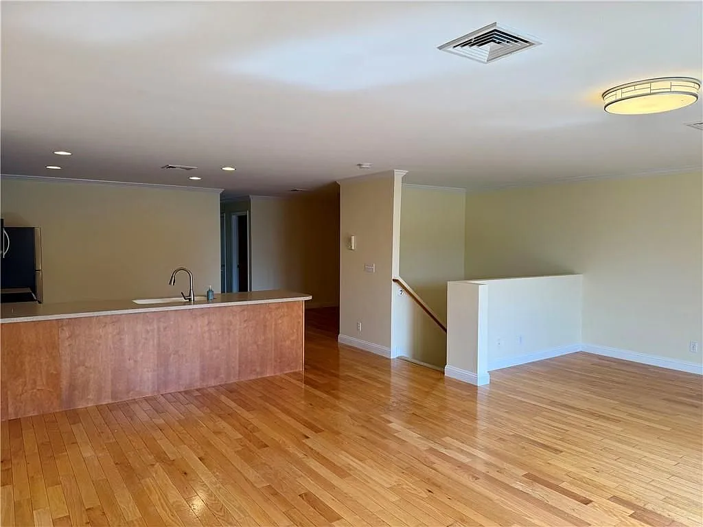 2 bed, 2.0 bath, 1563 sqft, $2,500 — Photo 4