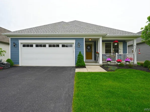 11 Saybrook Dr, Lancaster, NY 14086