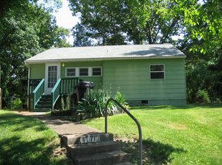 771 W Outer Dr, Oak Ridge, TN 37830