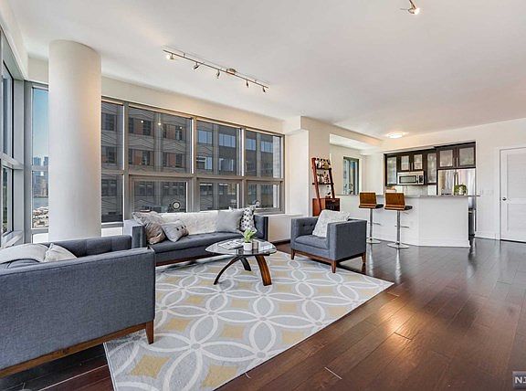 70 greene jersey city parking