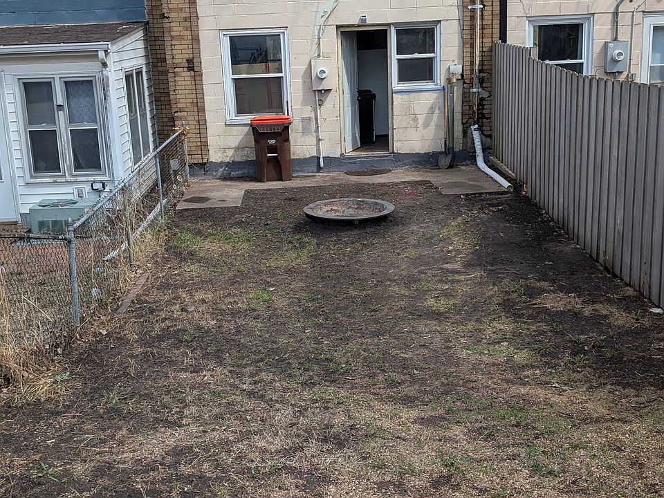 1st image of 334 18th Ave S