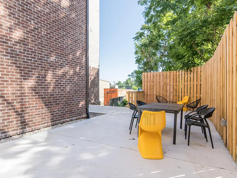 231 Walton Ave #109 — Photo 23