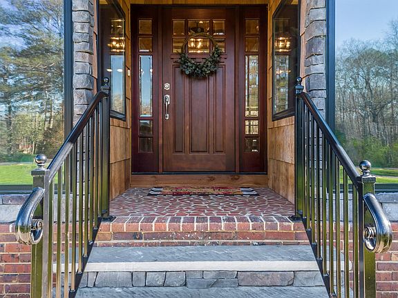 4th image of 2444 Hensley Rd NW
