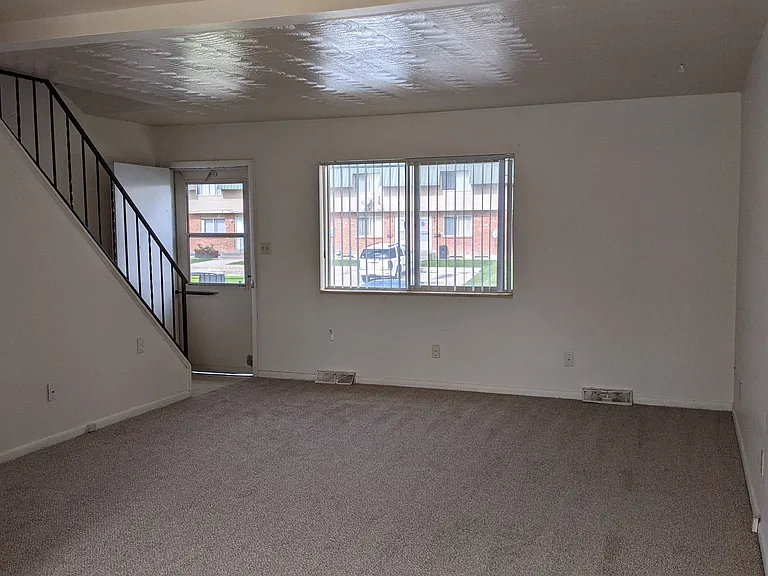 602 Roma Ct #A — Photo 2