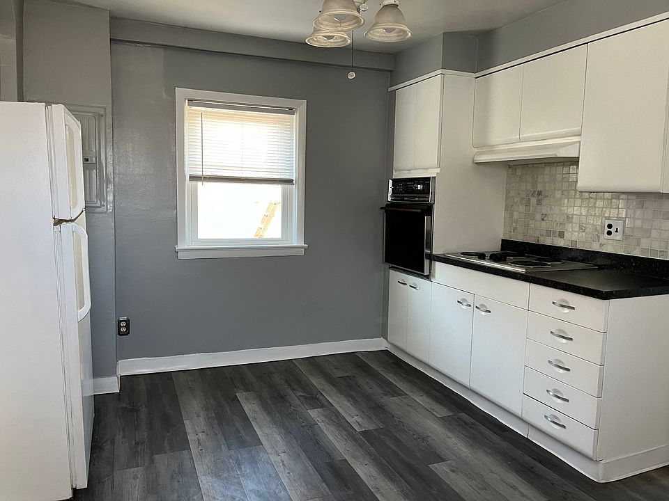 1st image of 212 Ashford Ave APT 3