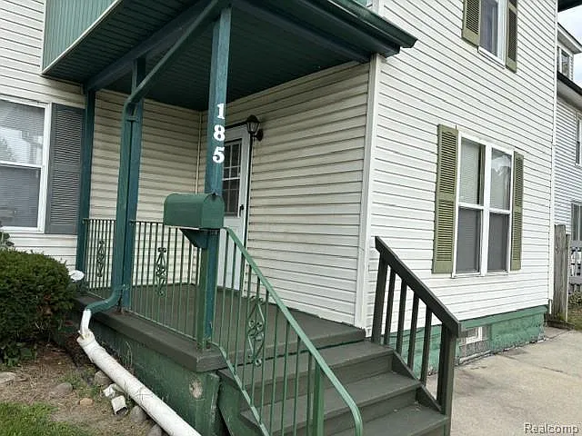 2 bed, 1.0 bath, 800 sqft, $995 — Photo 2