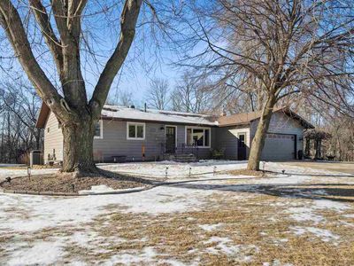 1596 Sunrise Dr NE, Solon, IA, 52333