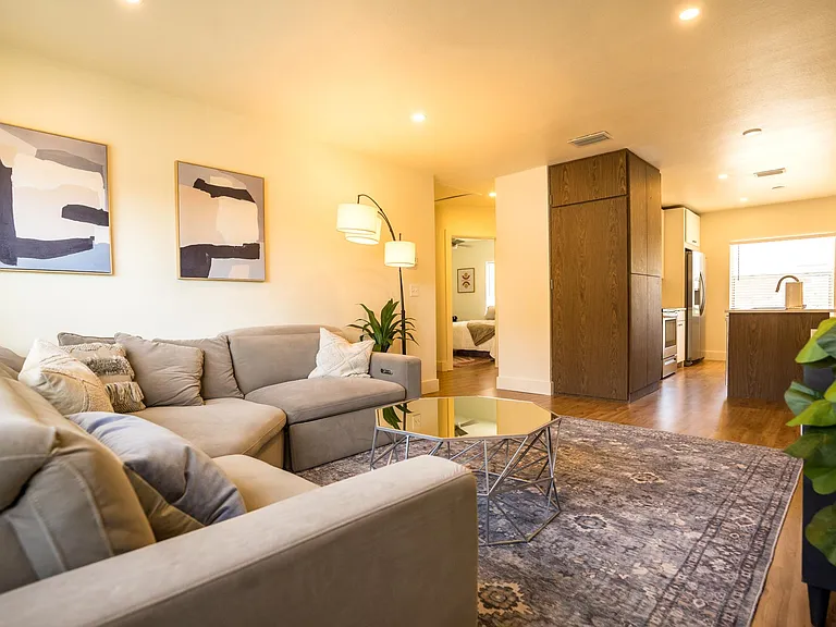 2160 Riverside Ave #7 — Photo 1