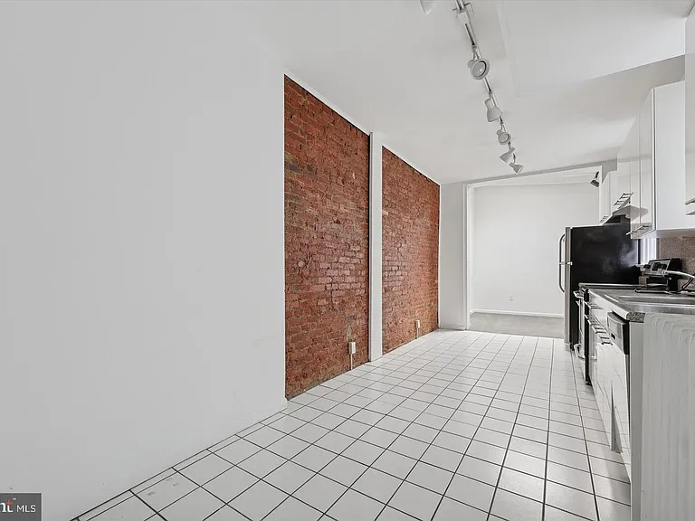 4355 Main St #2 — Photo 5