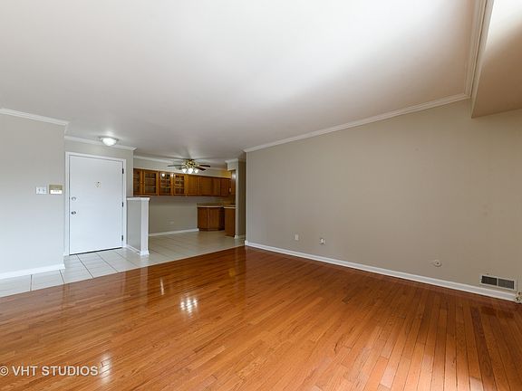 5th image of 1617 N Windsor Dr APT 205
