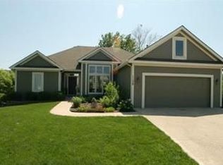 1128 Silverleaf Ln, Liberty, MO 64068