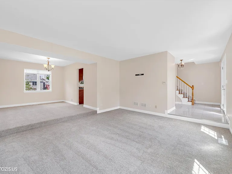 1906 Armwood Ln — Photo 3