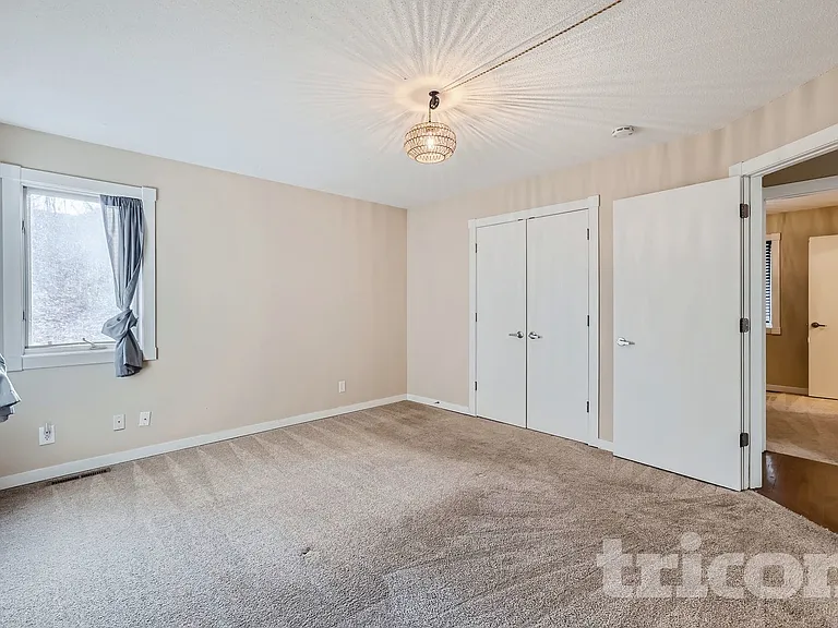 5 Oak Shore Dr — Photo 20