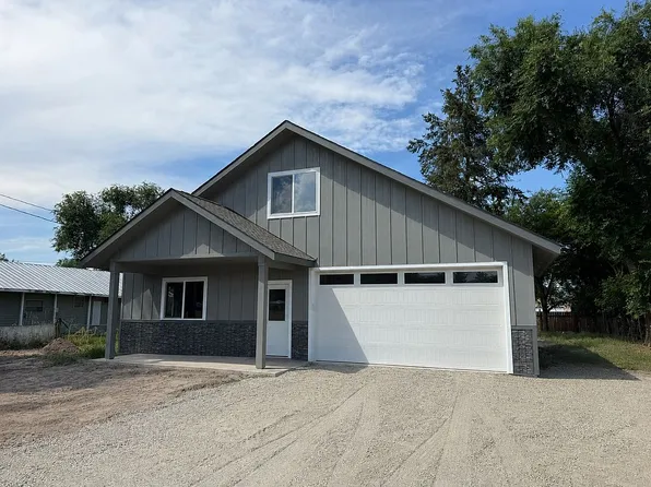 908 4th St, Plains, MT 59859