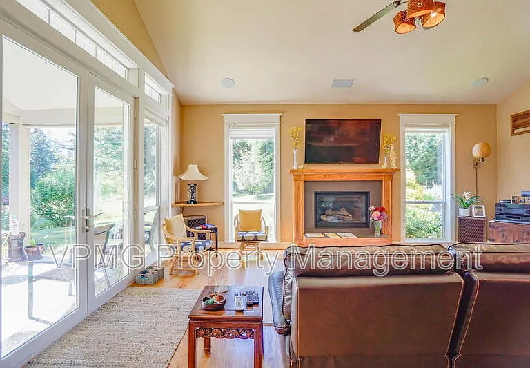 23517 NE 68th St — Photo 22