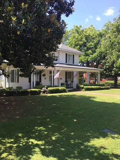 1st image of 200 E Main St