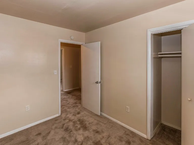908 Anvil Rd — Photo 5