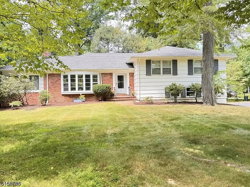 17 Kitchell Rd photo 1