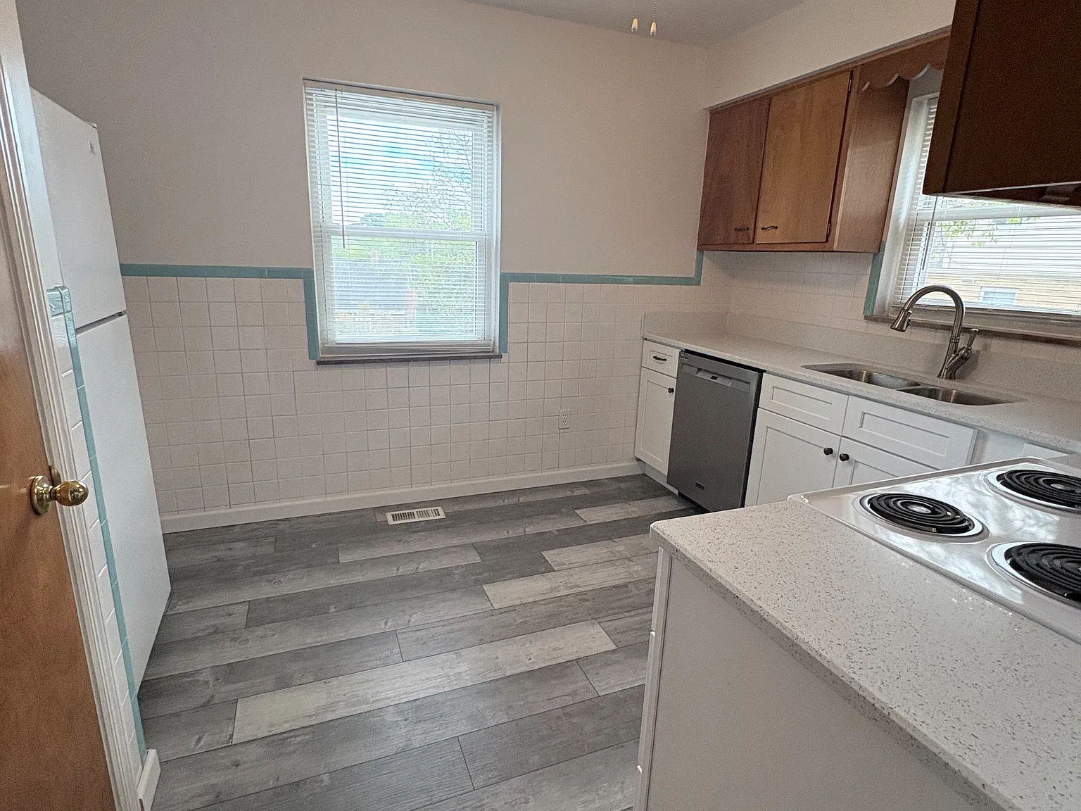 1139 Old State Rd — Photo 2