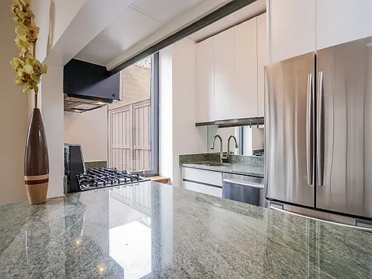 Sold by Sotheby's International Realty | media 19