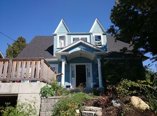 7044 17th Ave NE, Seattle, WA 98115