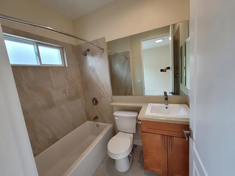 727 S Stoneman Ave #B — Photo 35