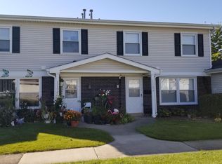 1312 Kingsbury Dr UNIT D, Hanover Park, IL 60133
