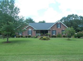 1017 Hagewood Ln, Ashland City, TN 37015
