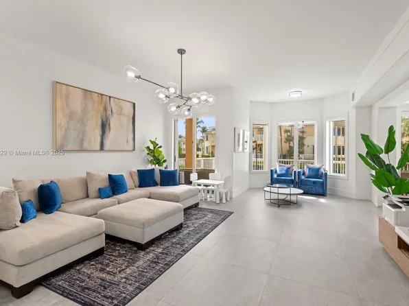 3172 NE 211th St, Aventura, FL 33180