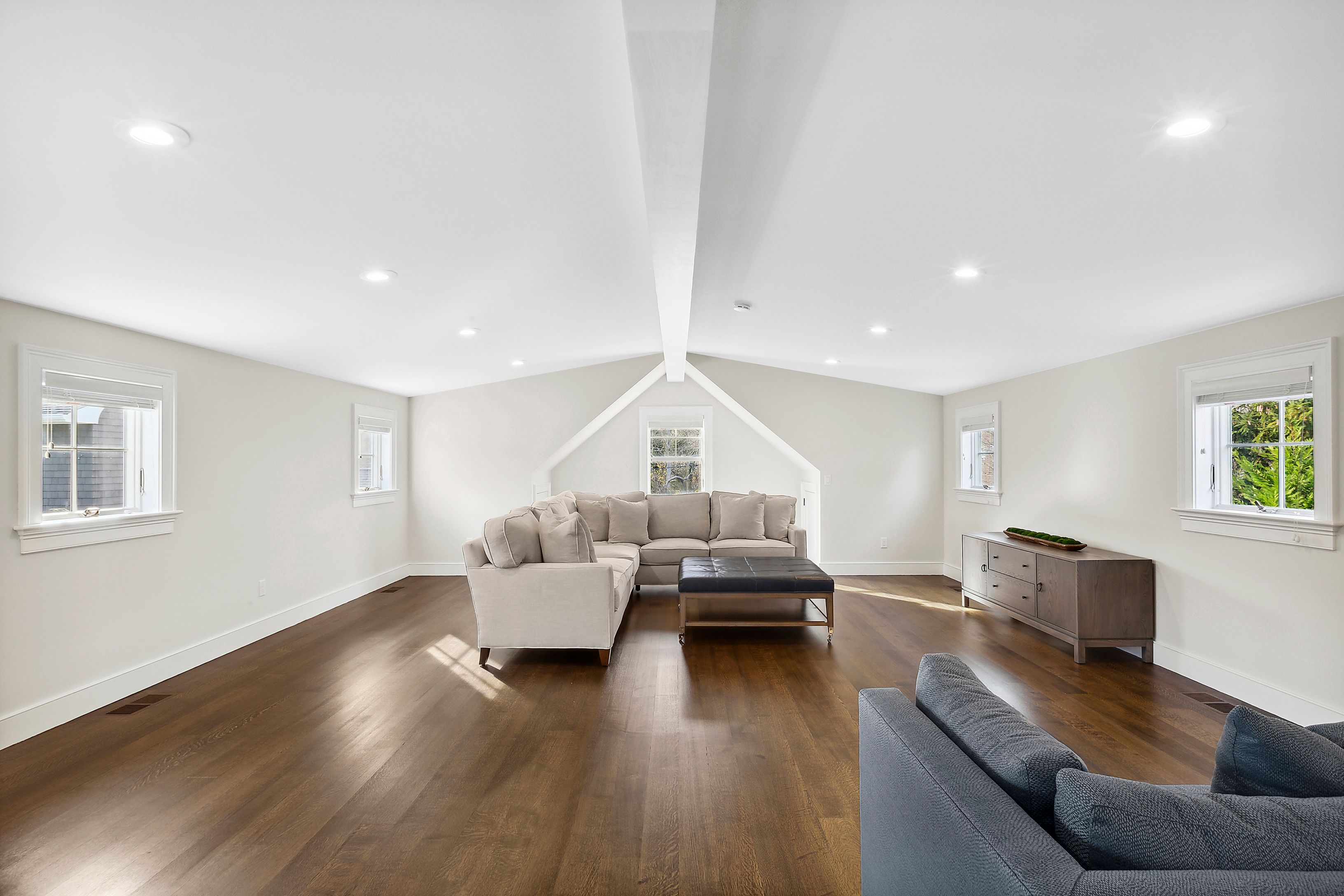 8 Pheasant Ln, Remsenburg, NY 11960 Out East