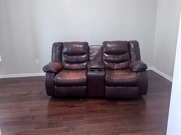 4th image of 13824 Cyrus Ct
