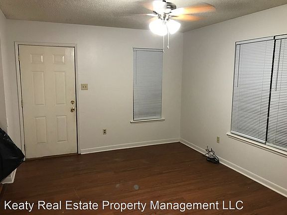 2nd image of 312 Vieux Orleans Cir APT A