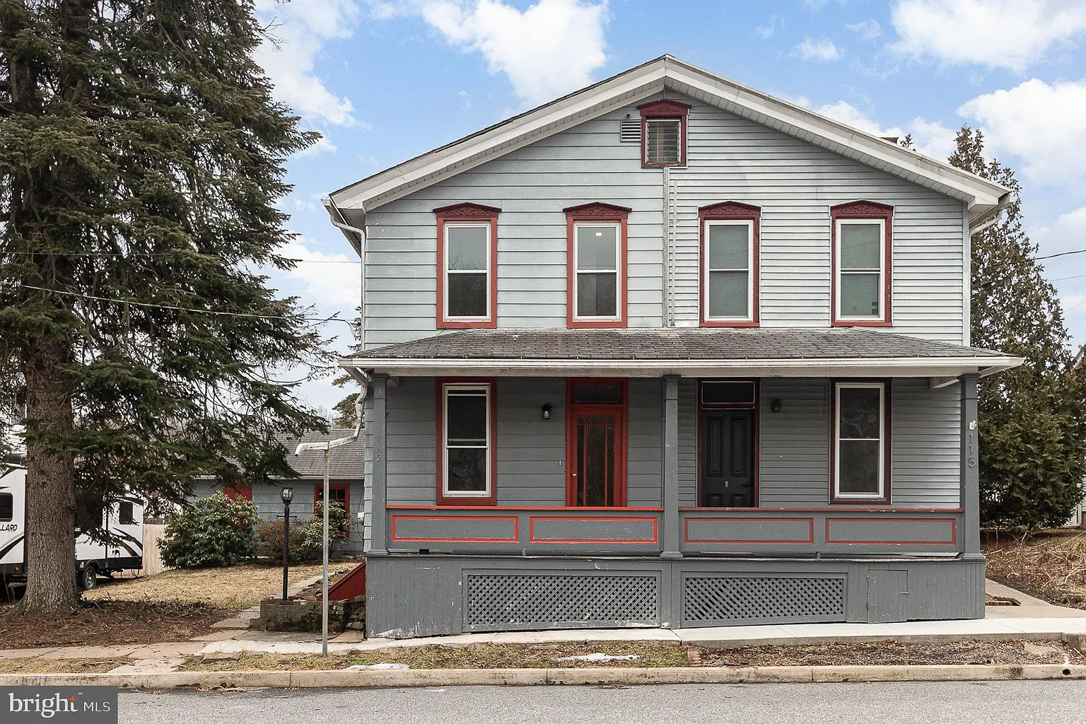 113 W McClure St photo 1