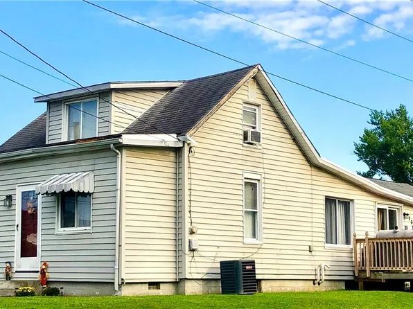 208 McKim St, Saint Marys, WV 26170