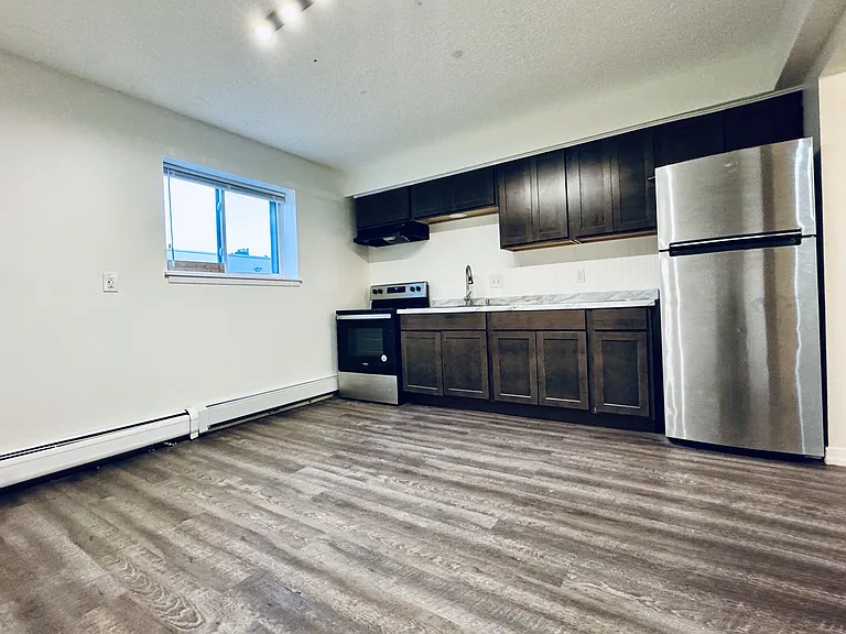 1524 Mount Hope Ave #1 — Photo 1