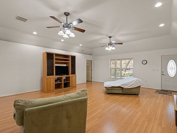 5th image of 12951 NW 82nd Ct