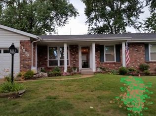 1218 Blackwatch Dr, Ballwin, MO 63021