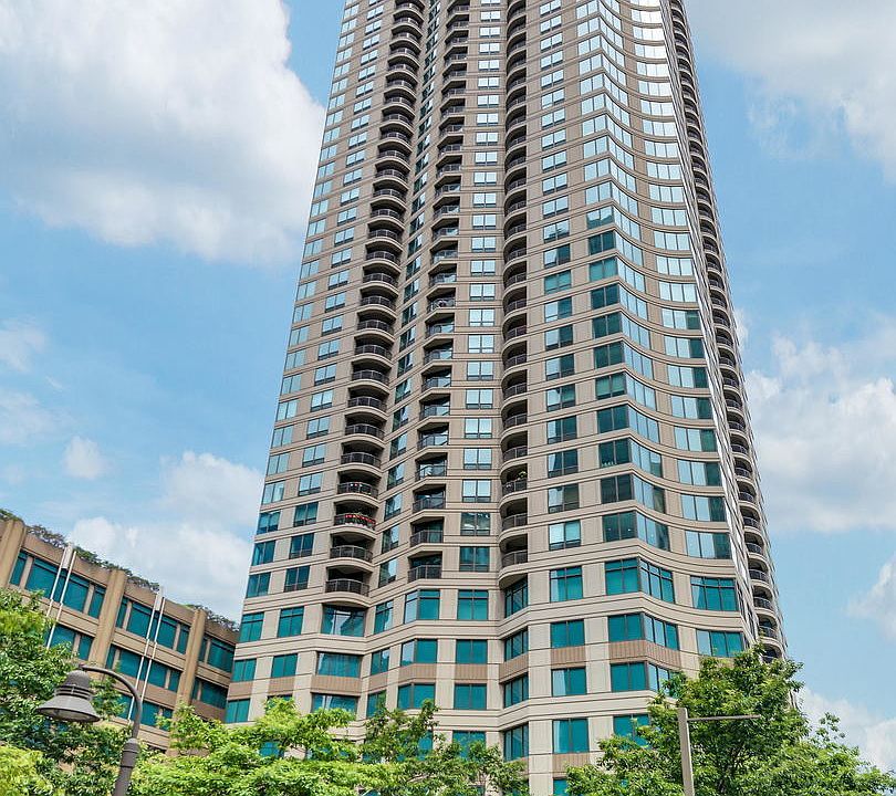 1st image of 400 N La Salle Dr APT 3712