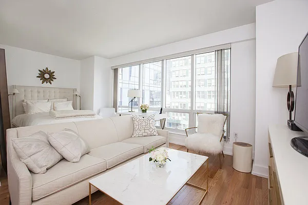 Rented by Levan Real Estate | media 22